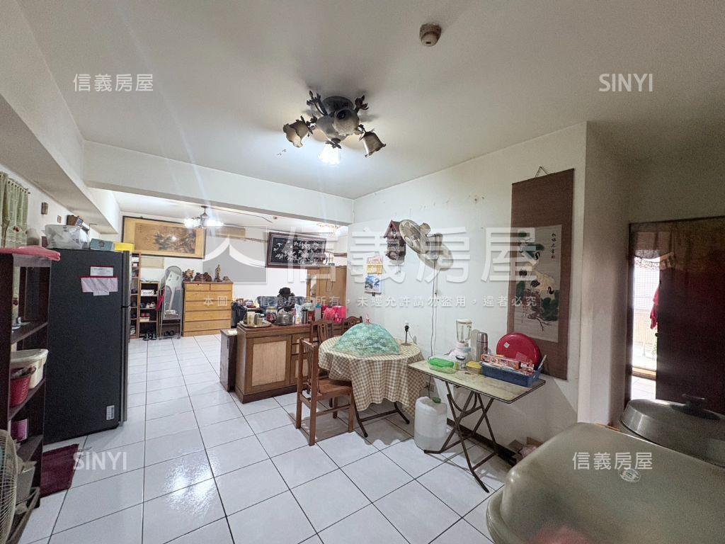 【專任】松天下三房車位房屋室內格局與周邊環境