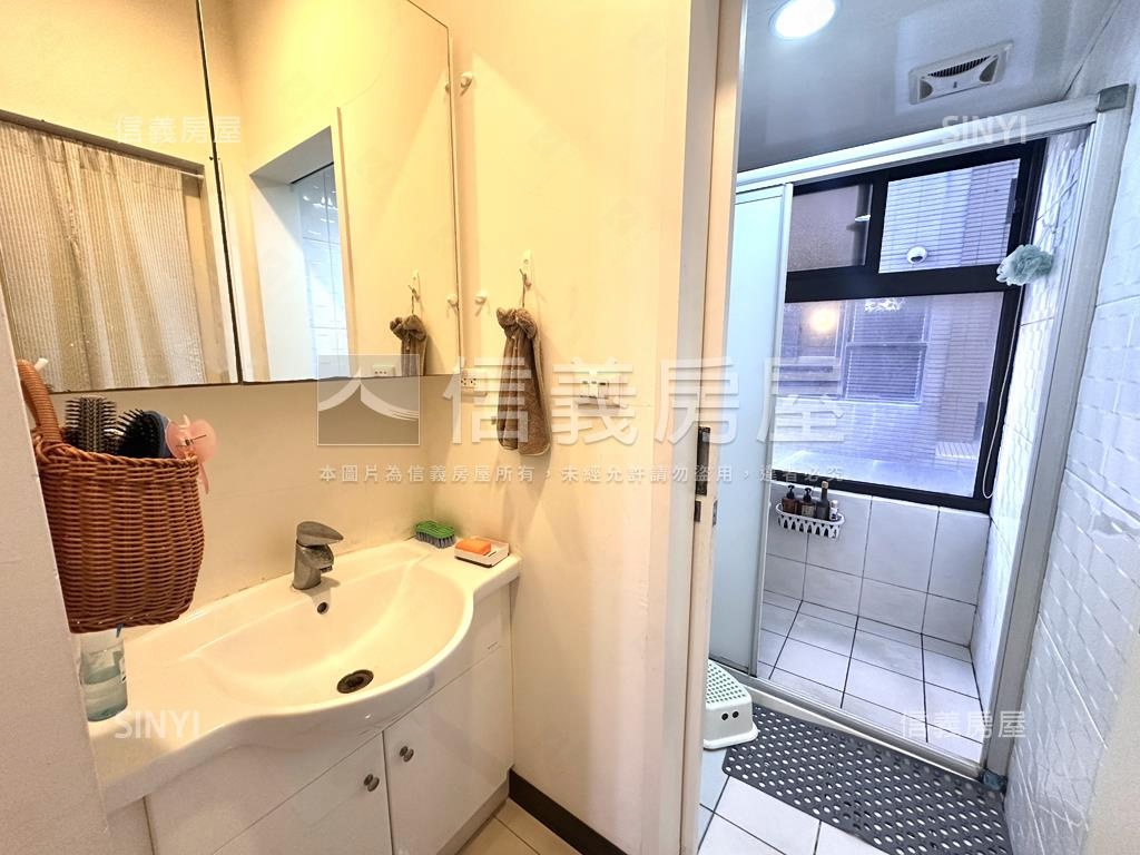 埤塘公園旁美四房車位房屋室內格局與周邊環境