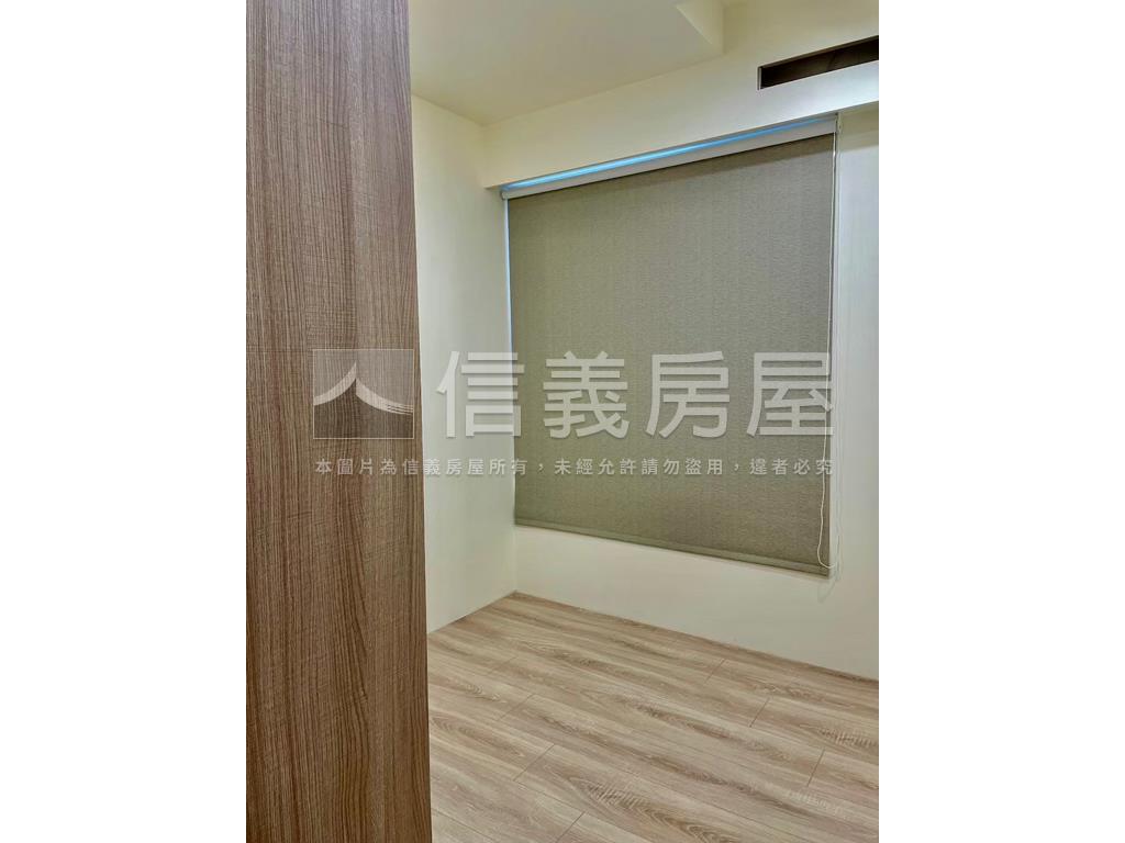 百川凱硯帝王座向三房車位房屋室內格局與周邊環境