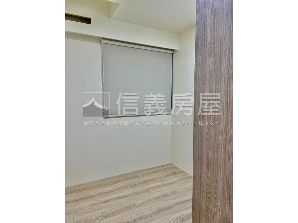 百川凱硯帝王座向三房車位房屋室內格局與周邊環境