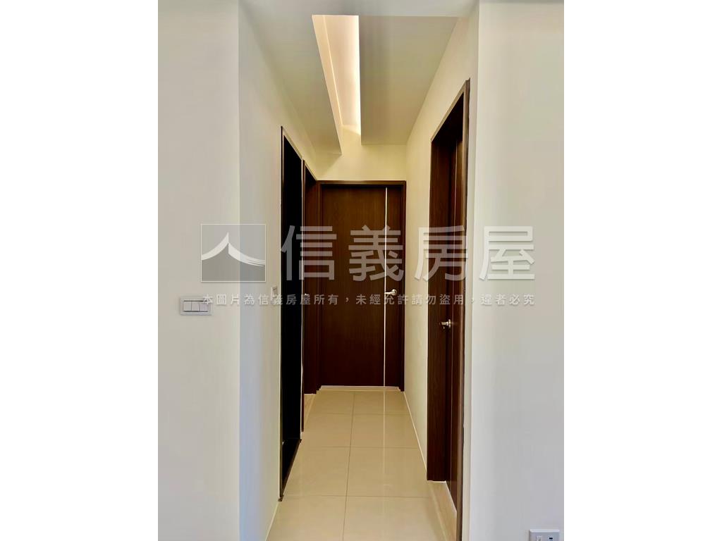 百川凱硯帝王座向三房車位房屋室內格局與周邊環境