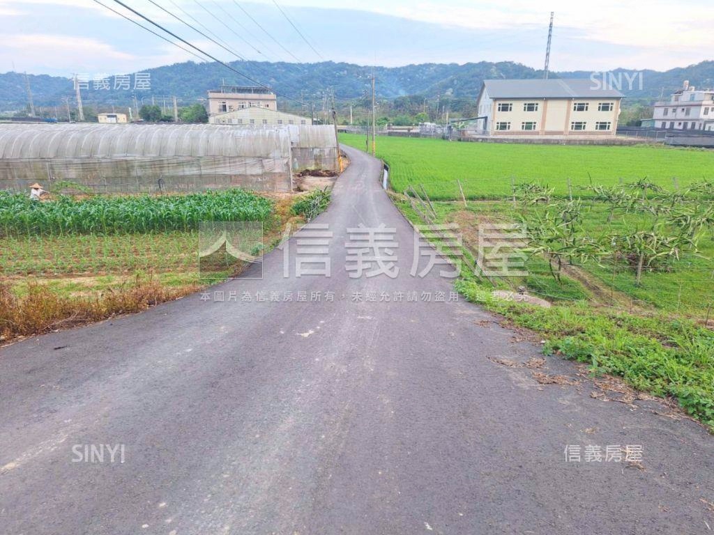 環山有灌溉溝渠農牧用地２房屋室內格局與周邊環境