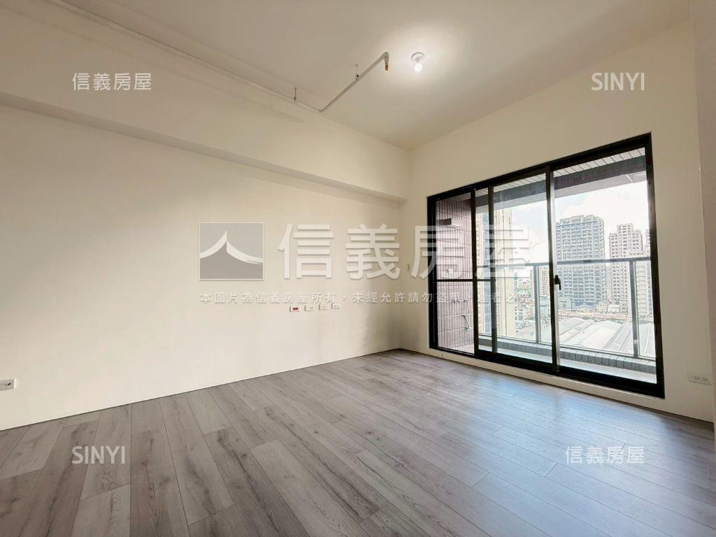 １１期全新未入住三房平車房屋室內格局與周邊環境