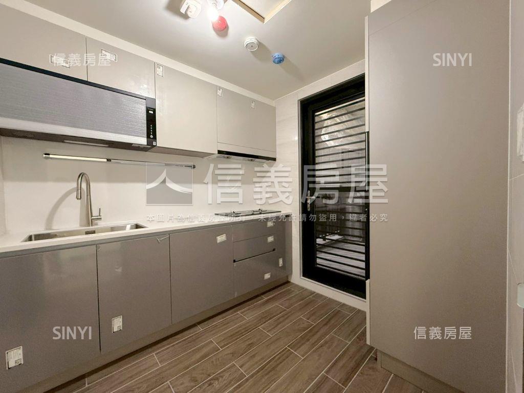 １１期全新未入住三房平車房屋室內格局與周邊環境