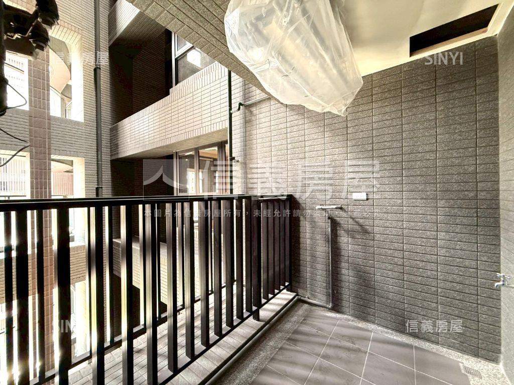 １１期全新未入住三房平車房屋室內格局與周邊環境
