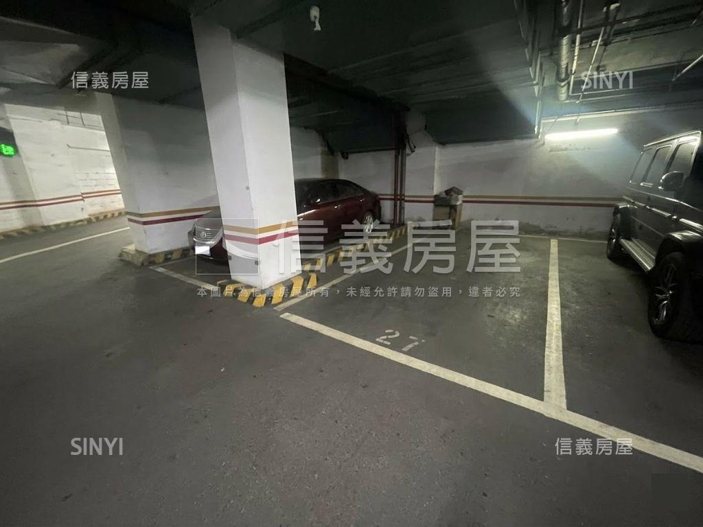 忠孝市府三連大樓房屋室內格局與周邊環境