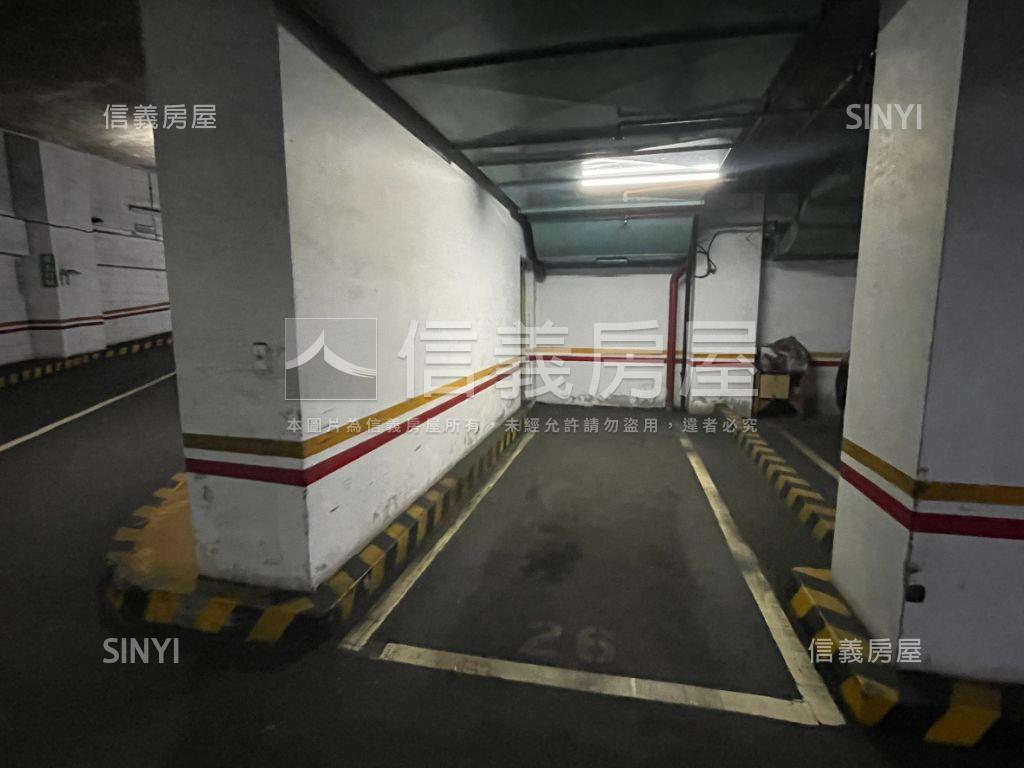 忠孝市府三連大樓房屋室內格局與周邊環境