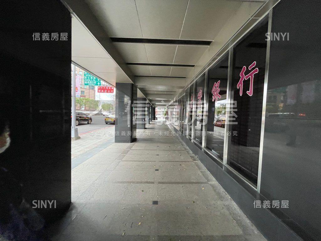 忠孝市府三連大樓房屋室內格局與周邊環境