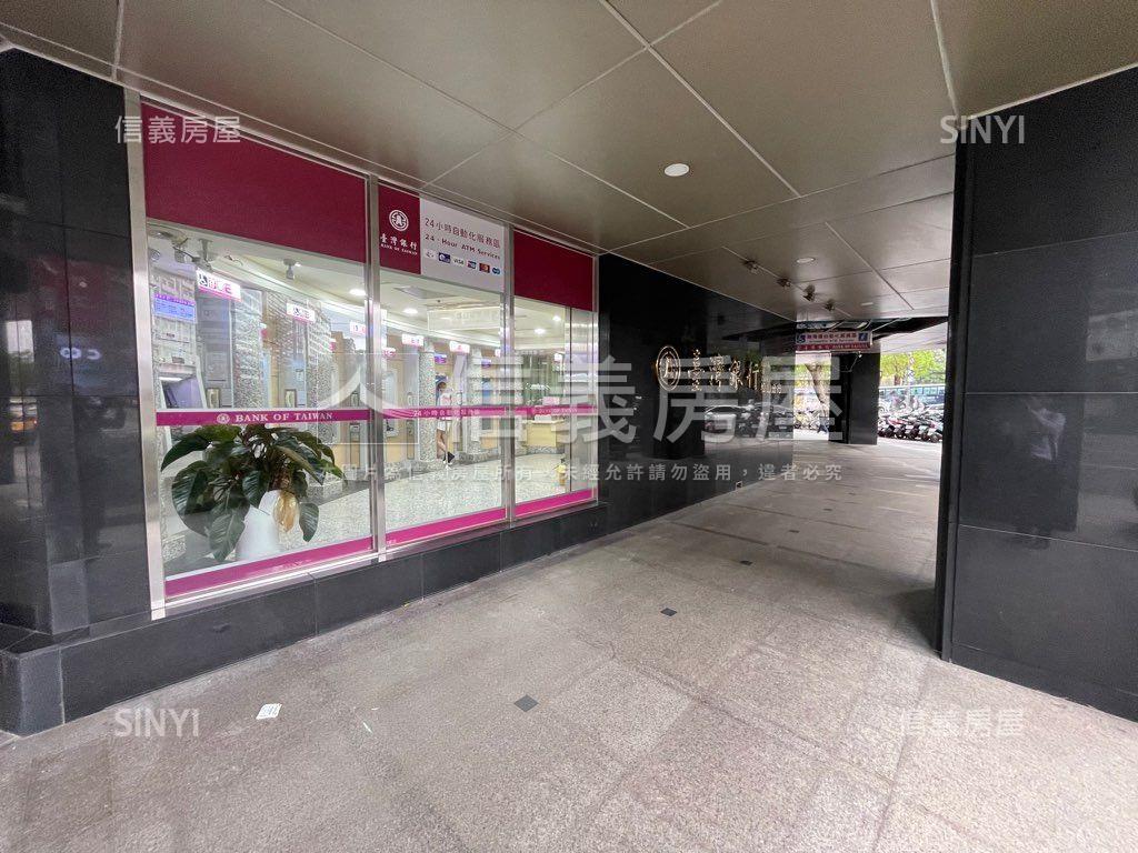 忠孝市府三連大樓房屋室內格局與周邊環境