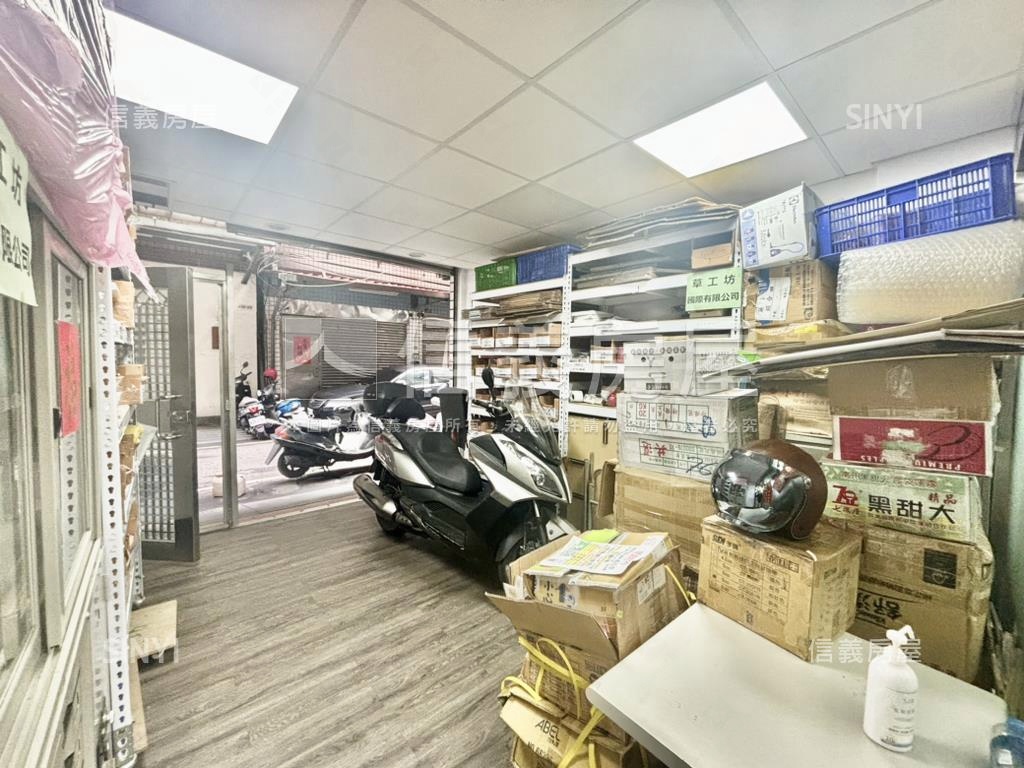 低總價。捷運一樓創業基地房屋室內格局與周邊環境