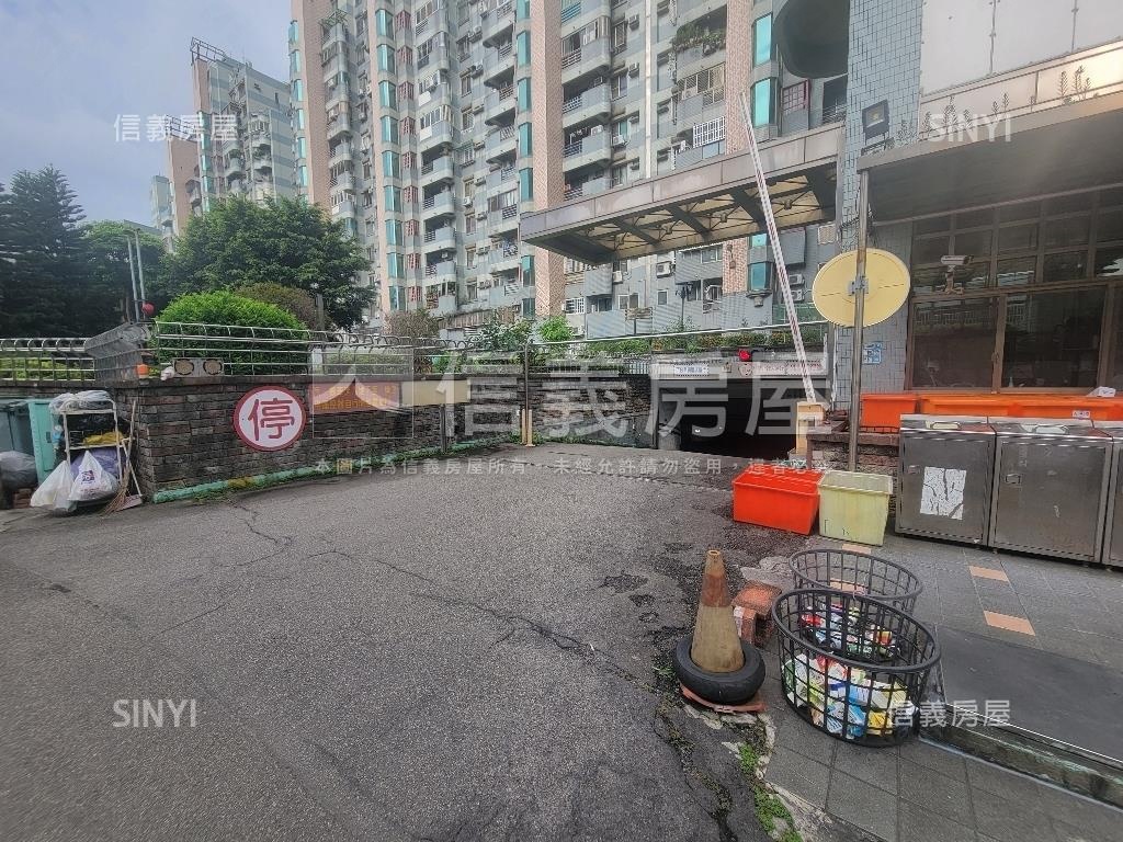 ✦名人山水✦三房平車房屋室內格局與周邊環境