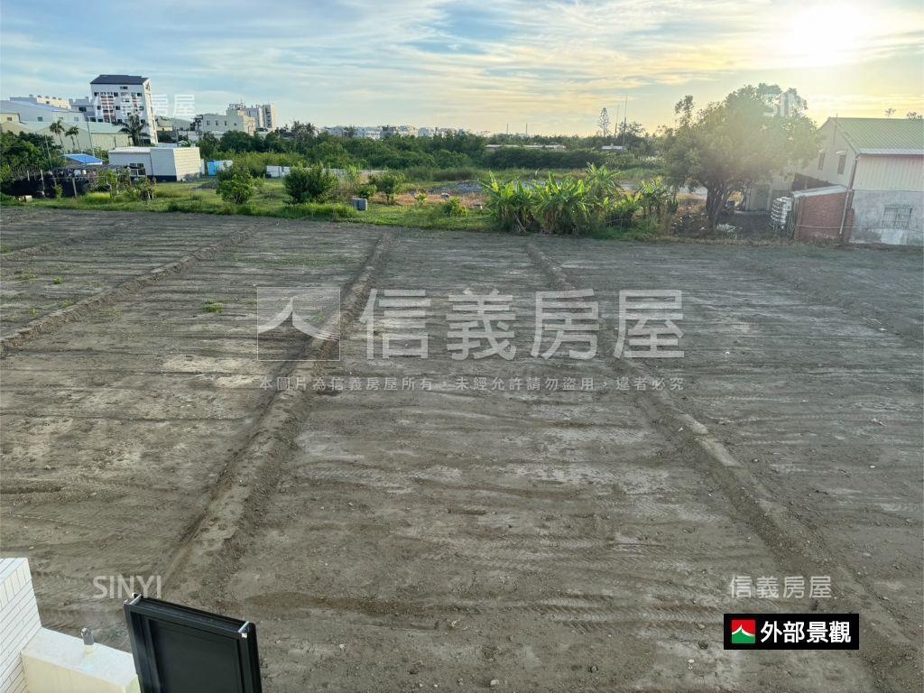 附開心農場雙車別墅房屋室內格局與周邊環境