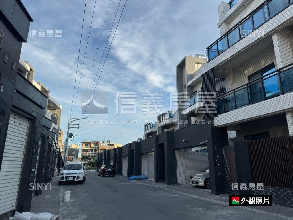 附開心農場雙車別墅房屋室內格局與周邊環境