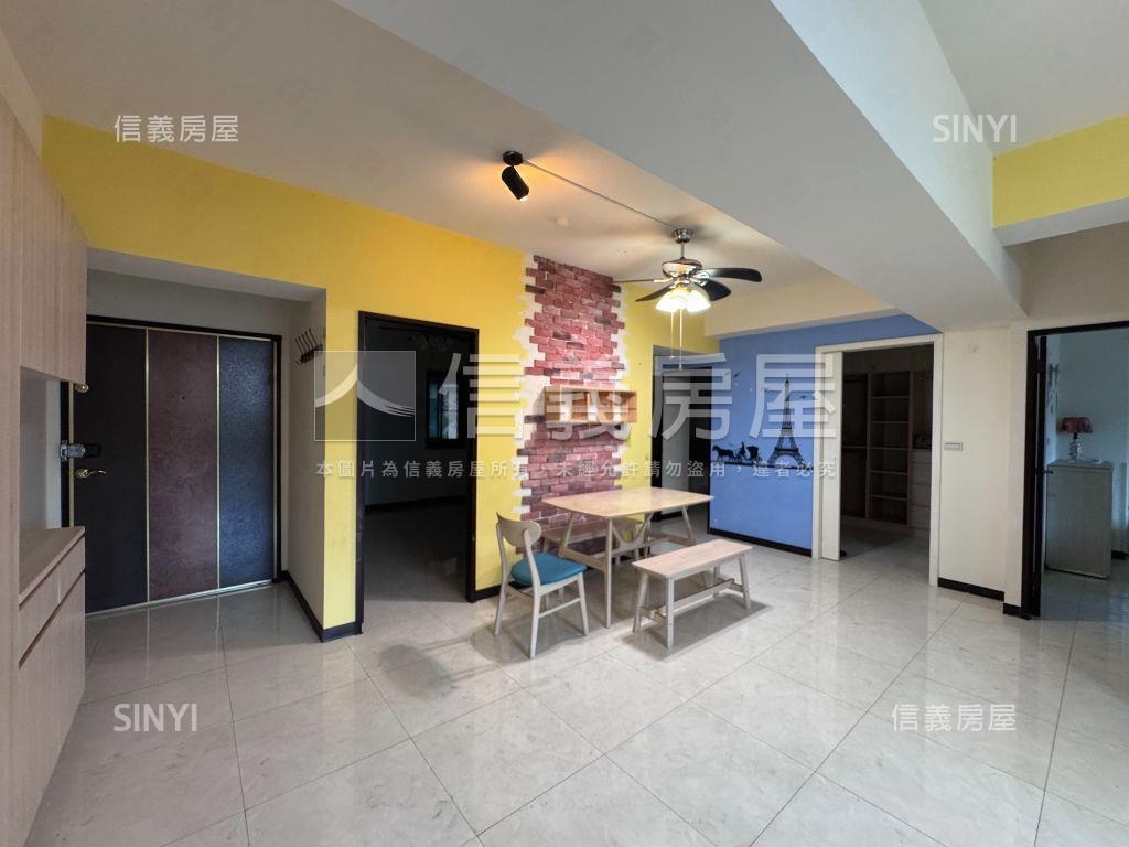 面校園美麗３房平車房屋室內格局與周邊環境