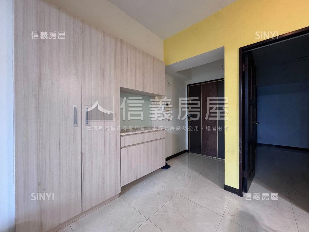 面校園美麗３房平車房屋室內格局與周邊環境