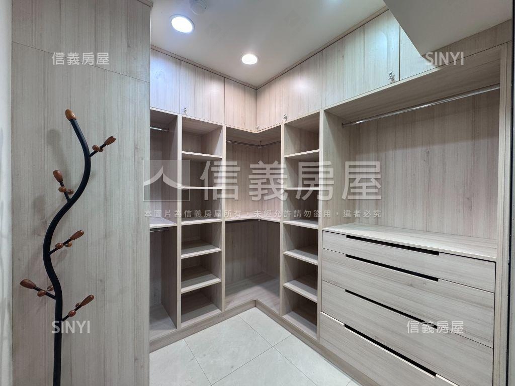 面校園美麗３房平車房屋室內格局與周邊環境