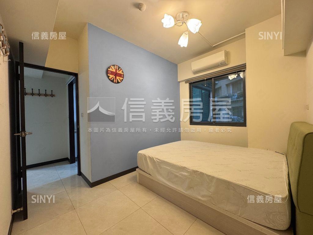 面校園美麗３房平車房屋室內格局與周邊環境