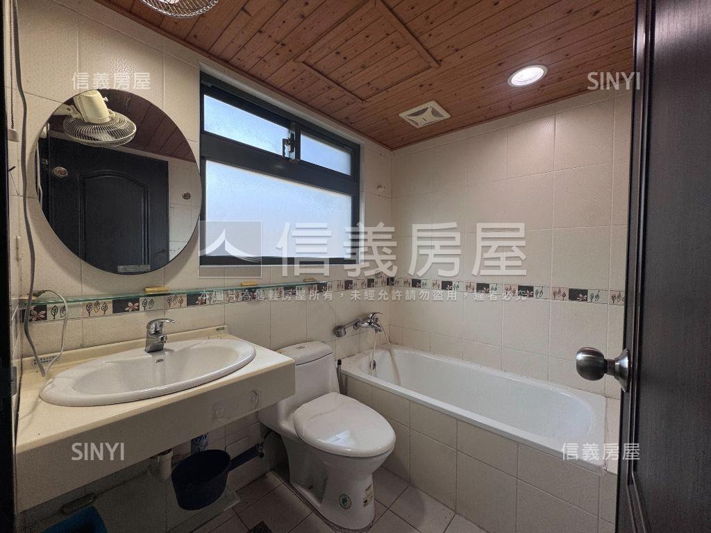 面校園美麗３房平車房屋室內格局與周邊環境