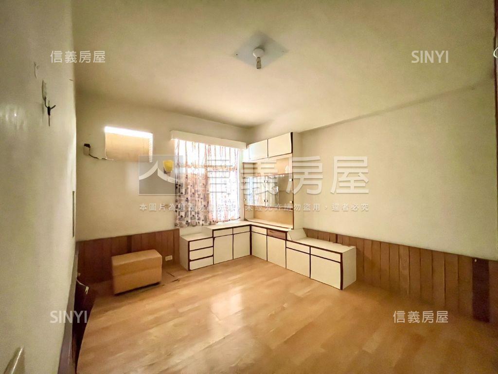 近台積電景觀４房房屋室內格局與周邊環境