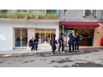 正象山口人潮金店面