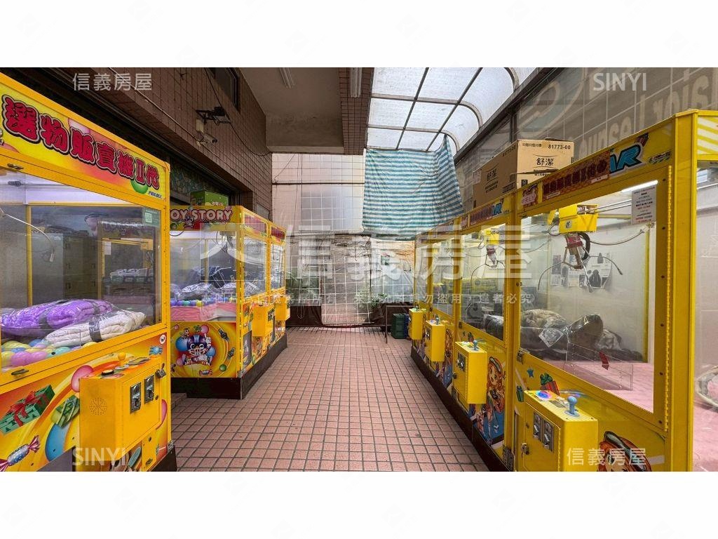 潭子榮興街商圈稀有角店房屋室內格局與周邊環境