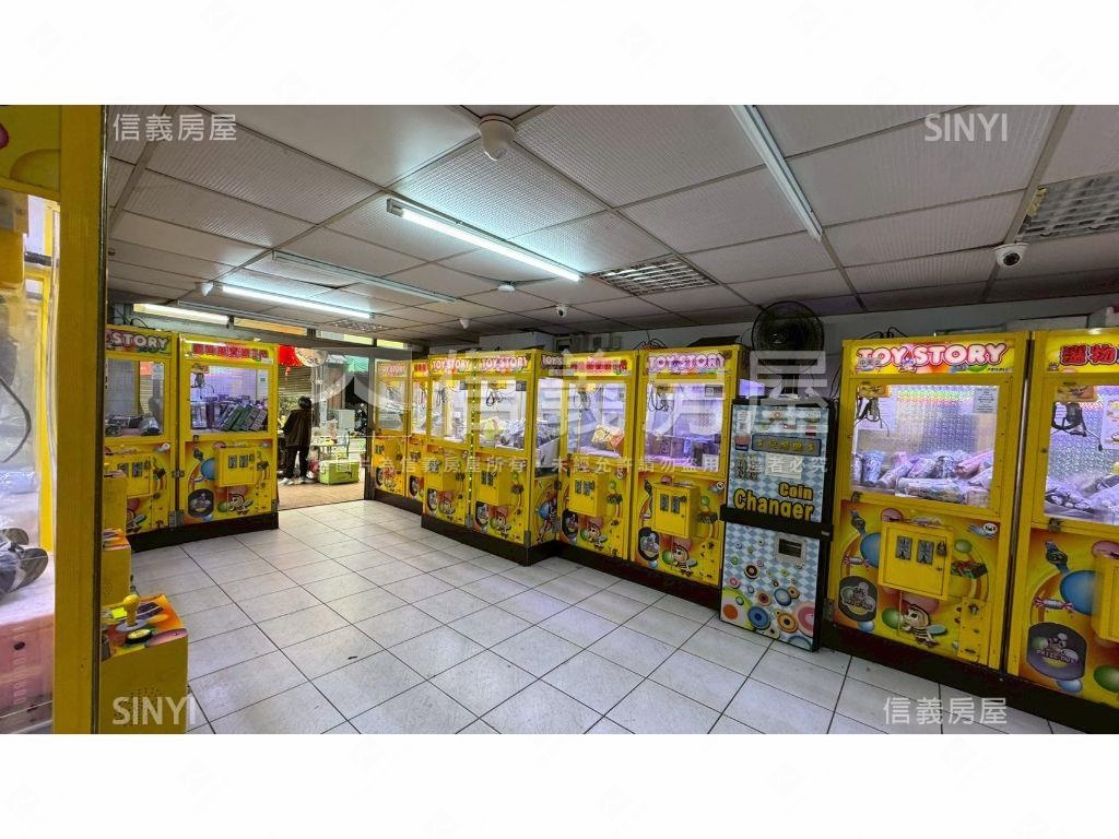 潭子榮興街商圈稀有角店房屋室內格局與周邊環境