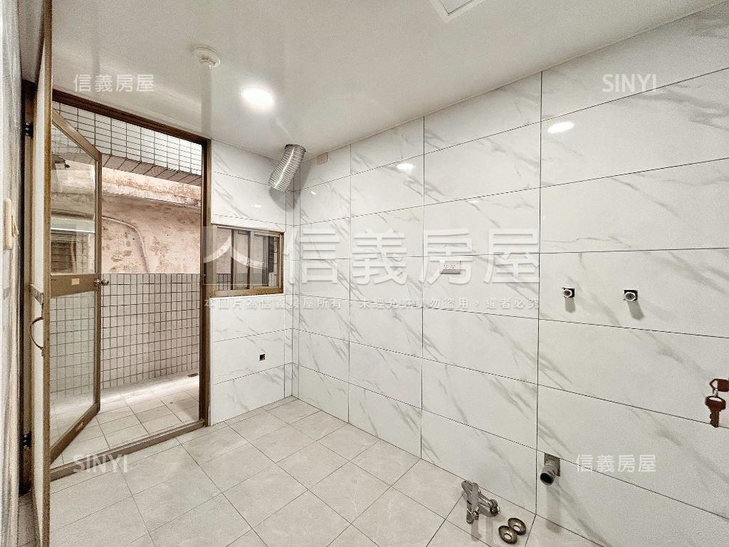 民安電梯亮麗三房車位房屋室內格局與周邊環境