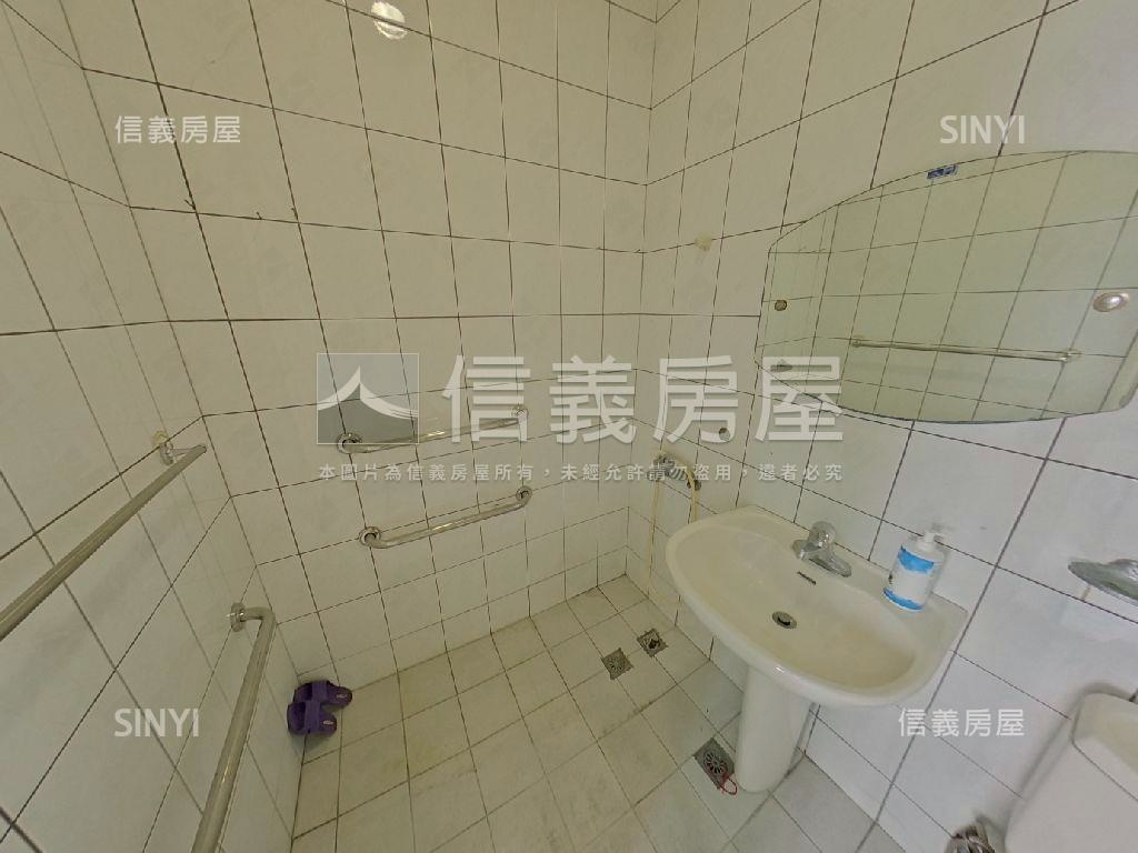 三民商圈３房附車位房屋室內格局與周邊環境