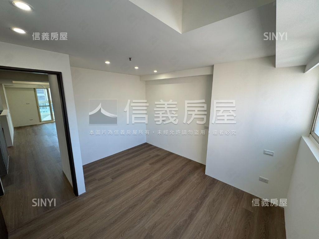 專任☆英雄鎮大兩房車位房屋室內格局與周邊環境