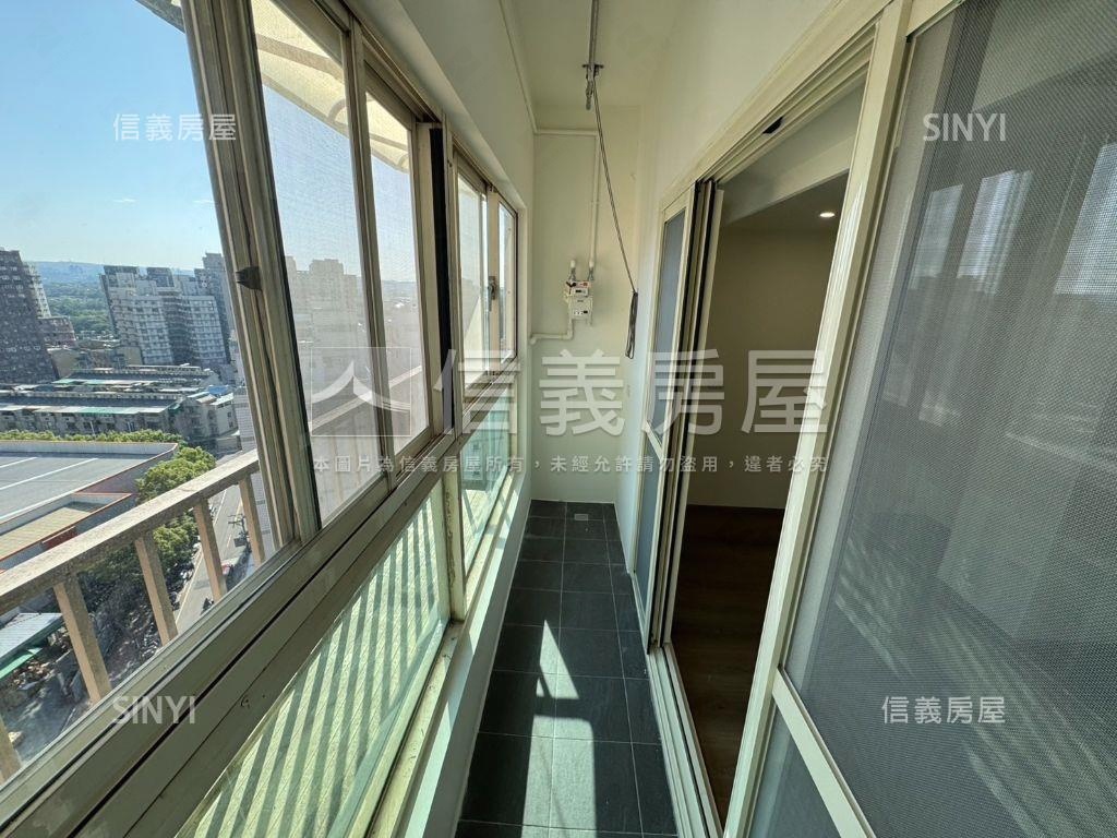 專任☆英雄鎮大兩房車位房屋室內格局與周邊環境