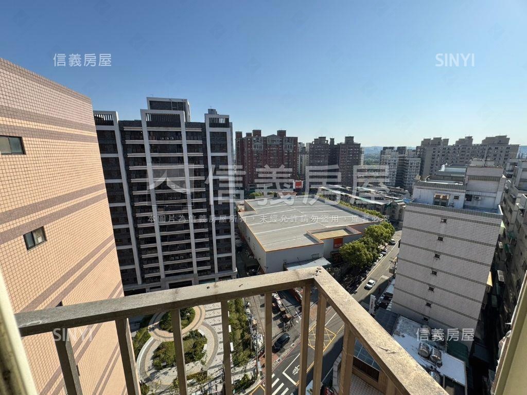 專任☆英雄鎮大兩房車位房屋室內格局與周邊環境