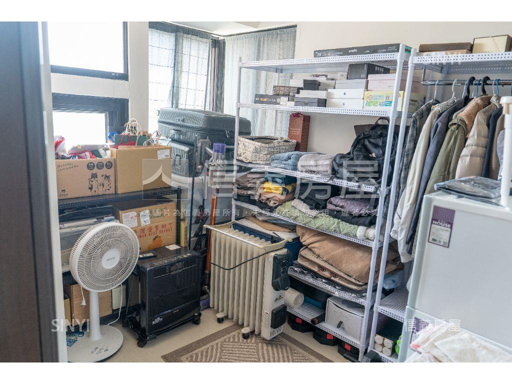 日月光景觀兩房車位房屋室內格局與周邊環境