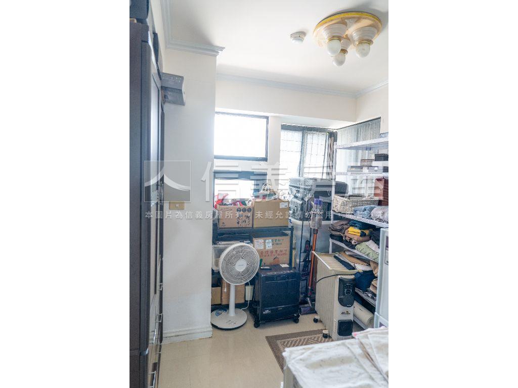 日月光景觀兩房車位房屋室內格局與周邊環境