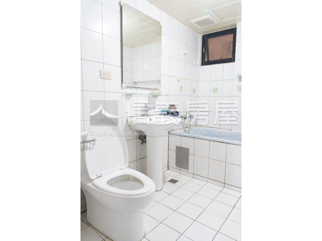 日月光景觀兩房車位房屋室內格局與周邊環境