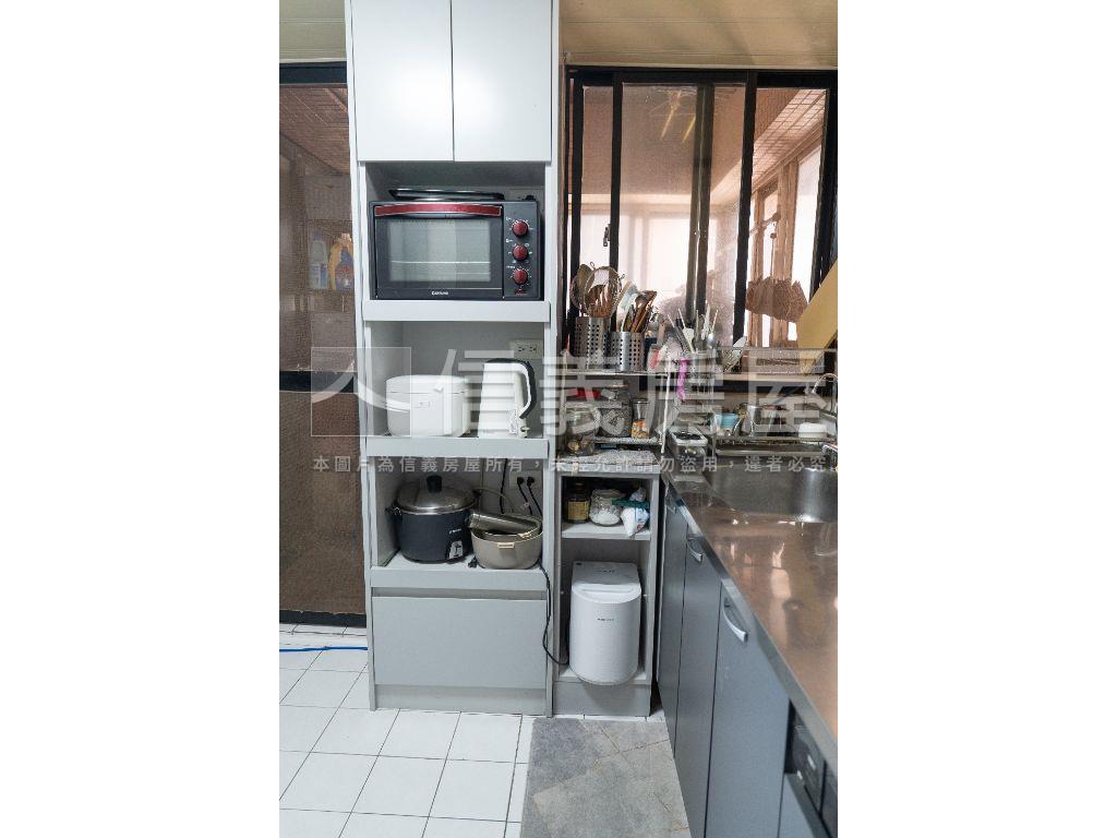 日月光景觀兩房車位房屋室內格局與周邊環境