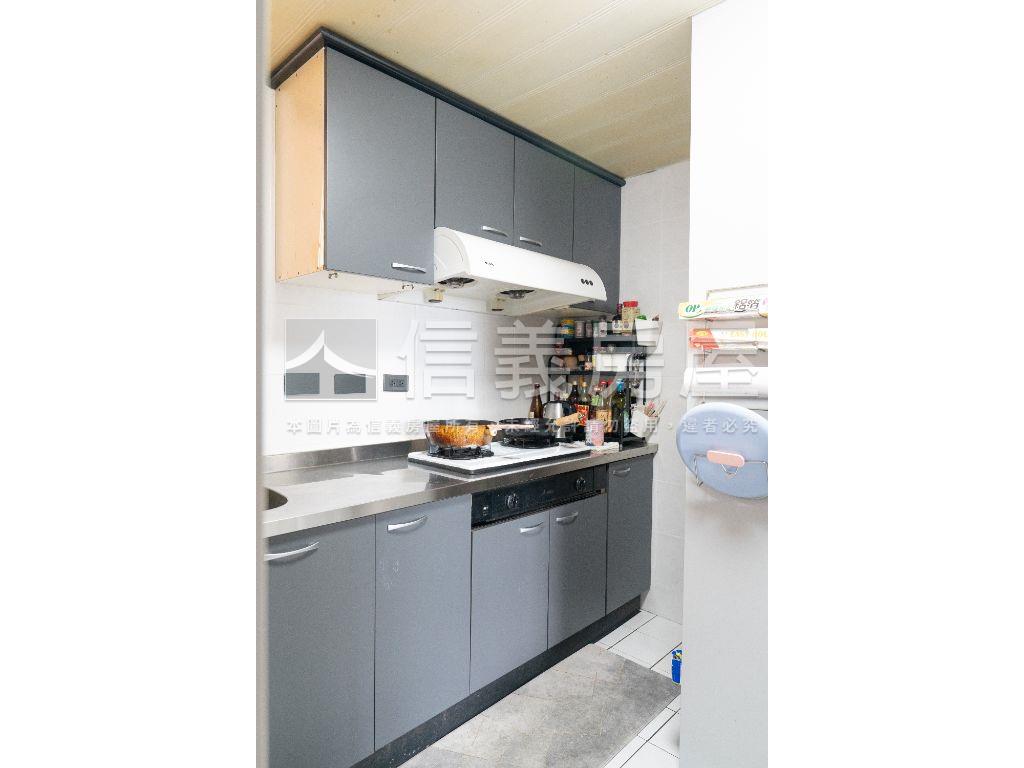 日月光景觀兩房車位房屋室內格局與周邊環境