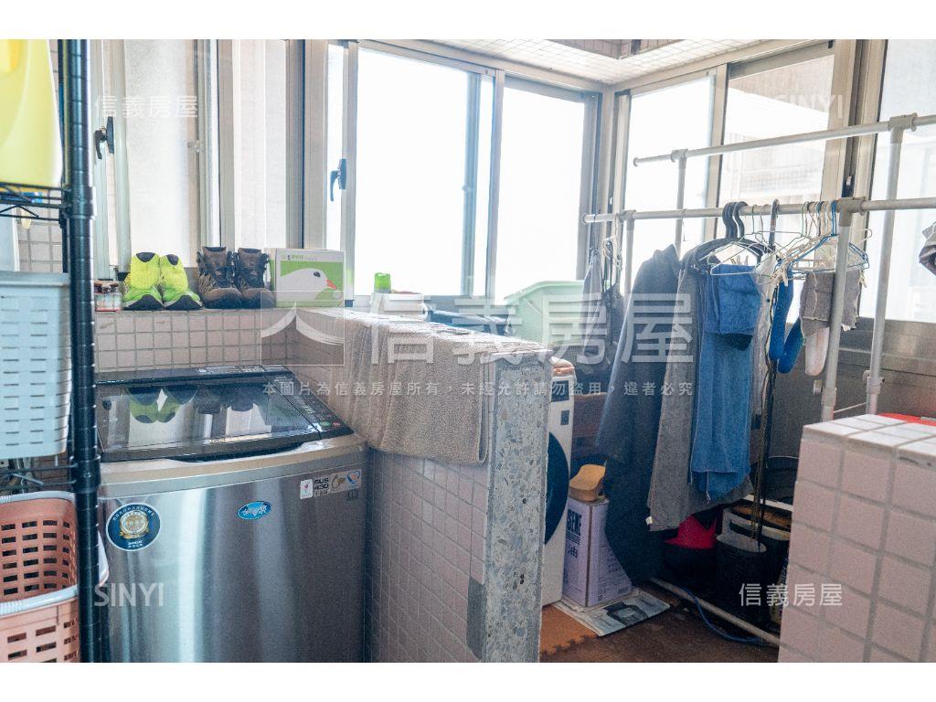 日月光景觀兩房車位房屋室內格局與周邊環境