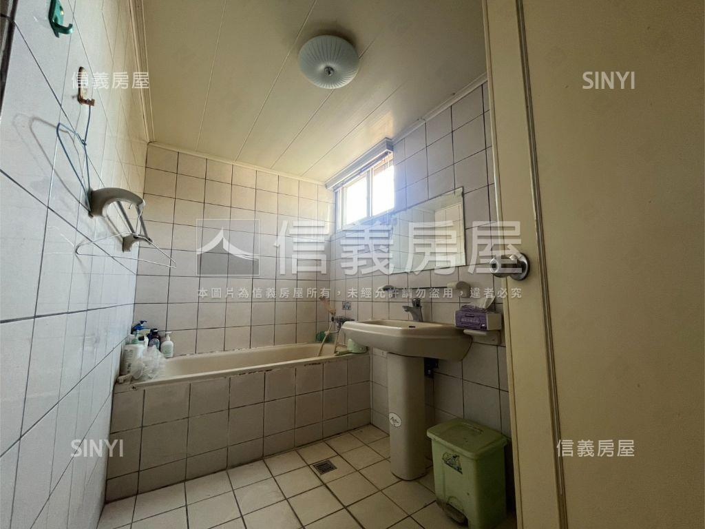 宏國豪奢裝潢樓中樓豪邸房屋室內格局與周邊環境