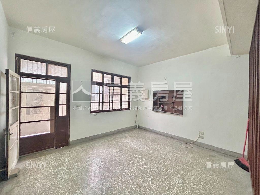 專任低總價中華路透天房屋室內格局與周邊環境