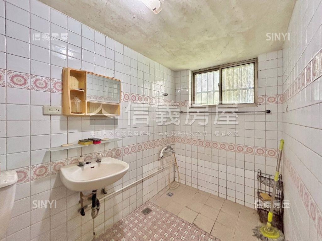專任低總價中華路透天房屋室內格局與周邊環境