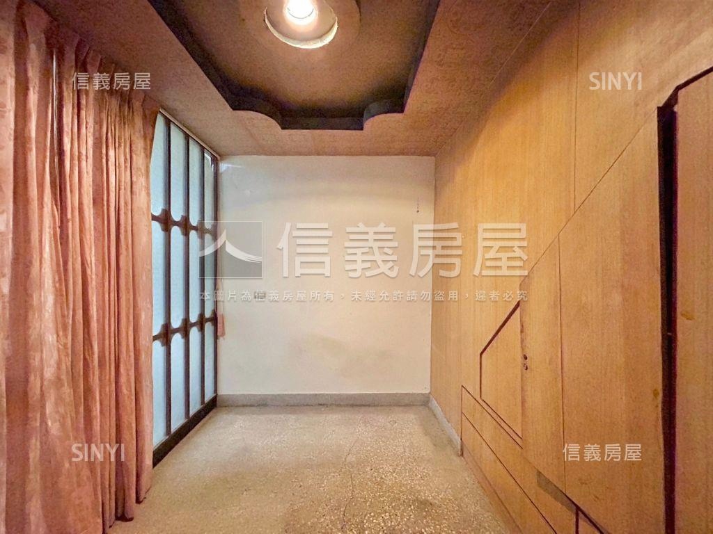 專任低總價中華路透天房屋室內格局與周邊環境