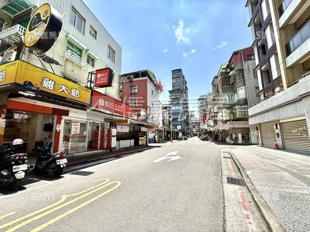 大面寬松山一樓角間金店房屋室內格局與周邊環境