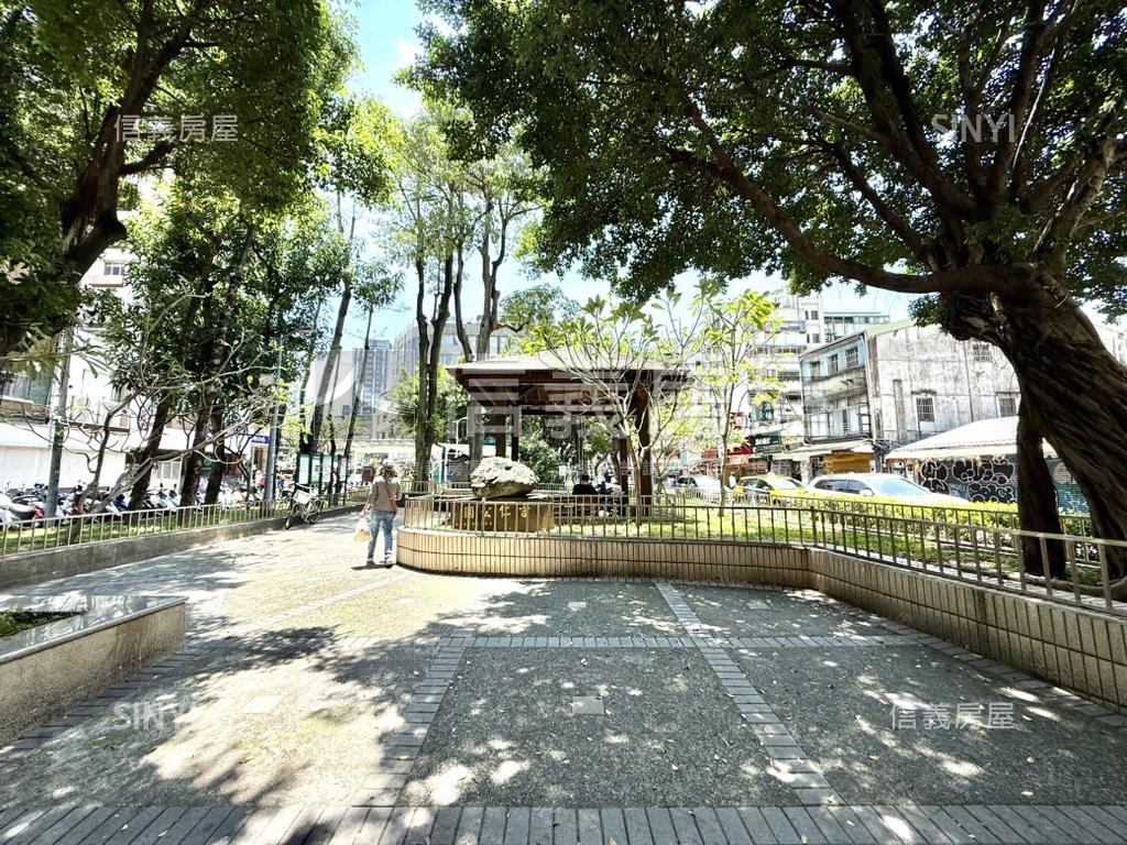 大面寬松山一樓角間金店房屋室內格局與周邊環境