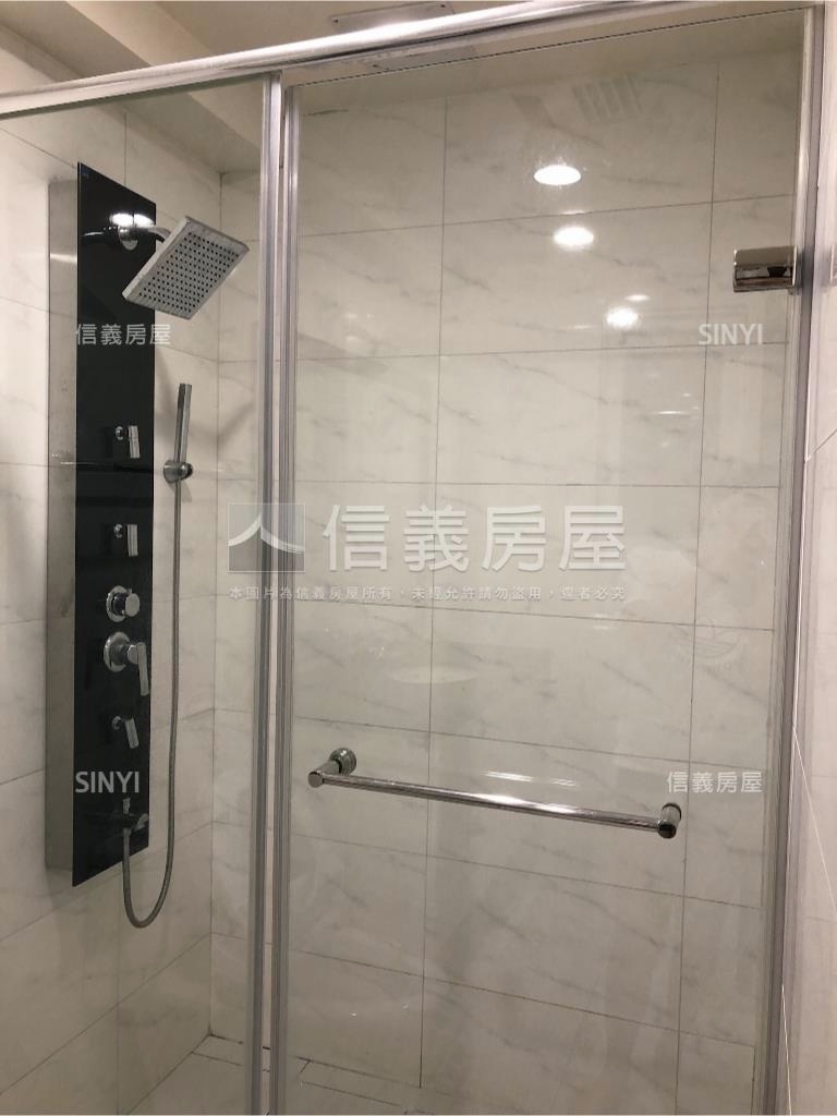 璀璨之都高樓層三房加車位房屋室內格局與周邊環境