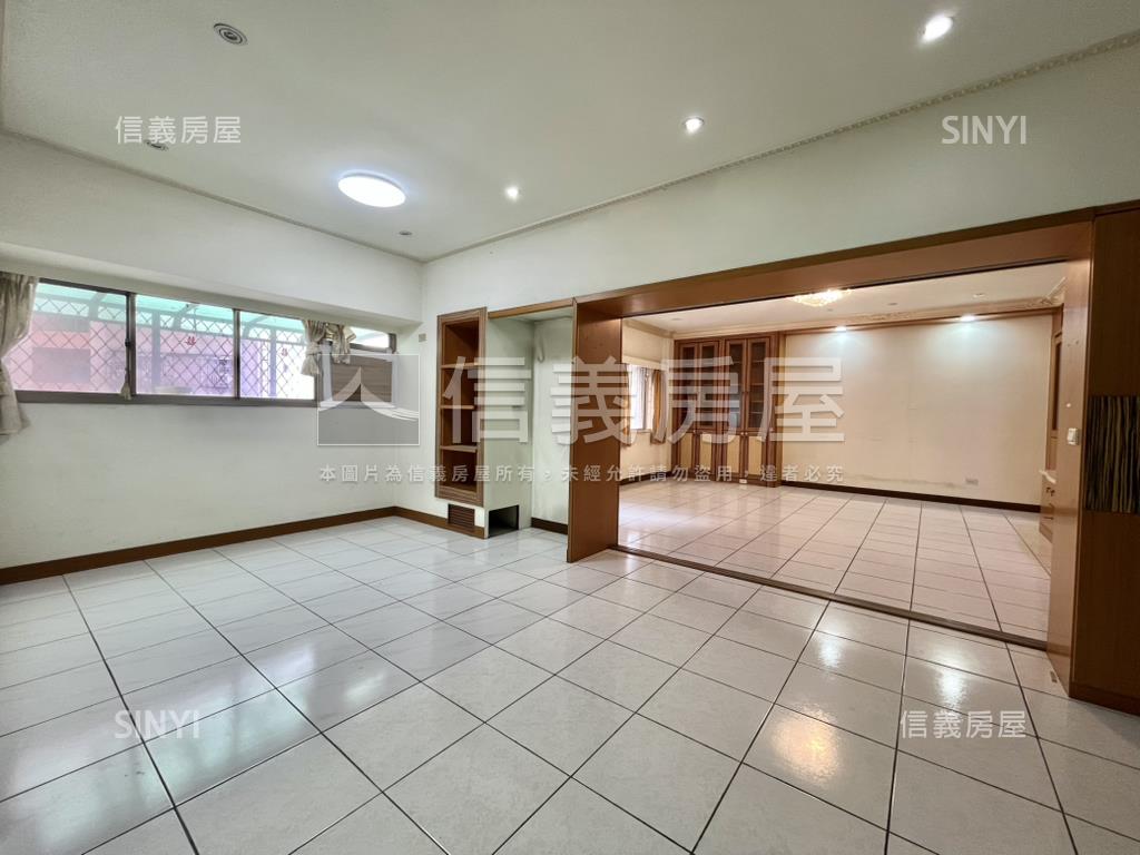 稀有星州大空間平面車位房屋室內格局與周邊環境