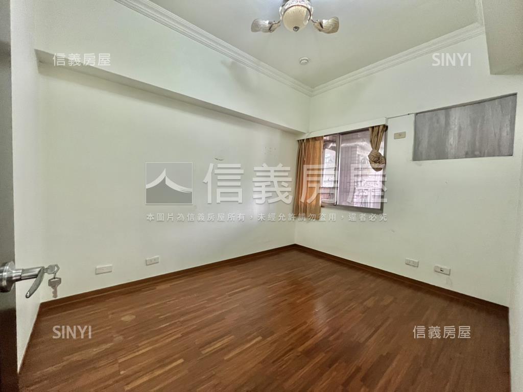 稀有星州大空間平面車位房屋室內格局與周邊環境