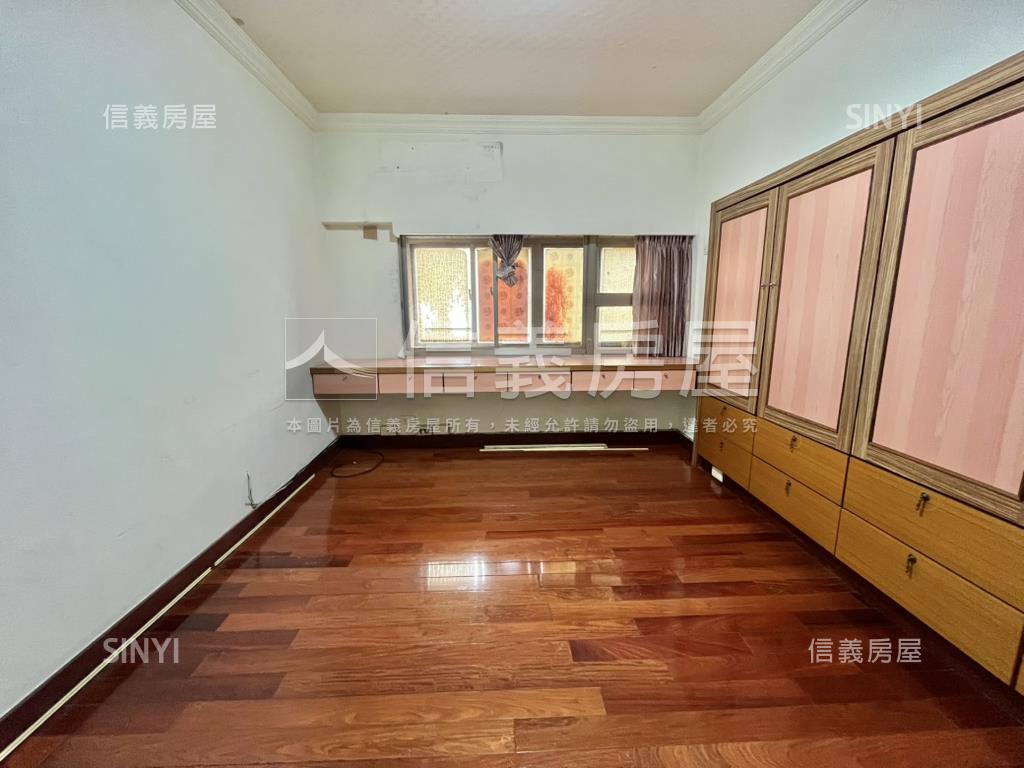 稀有星州大空間平面車位房屋室內格局與周邊環境