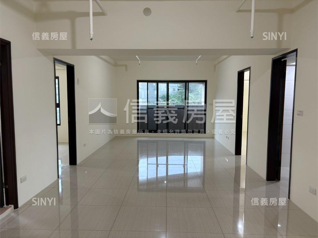 直面基隆港約５２坪大空間房屋室內格局與周邊環境