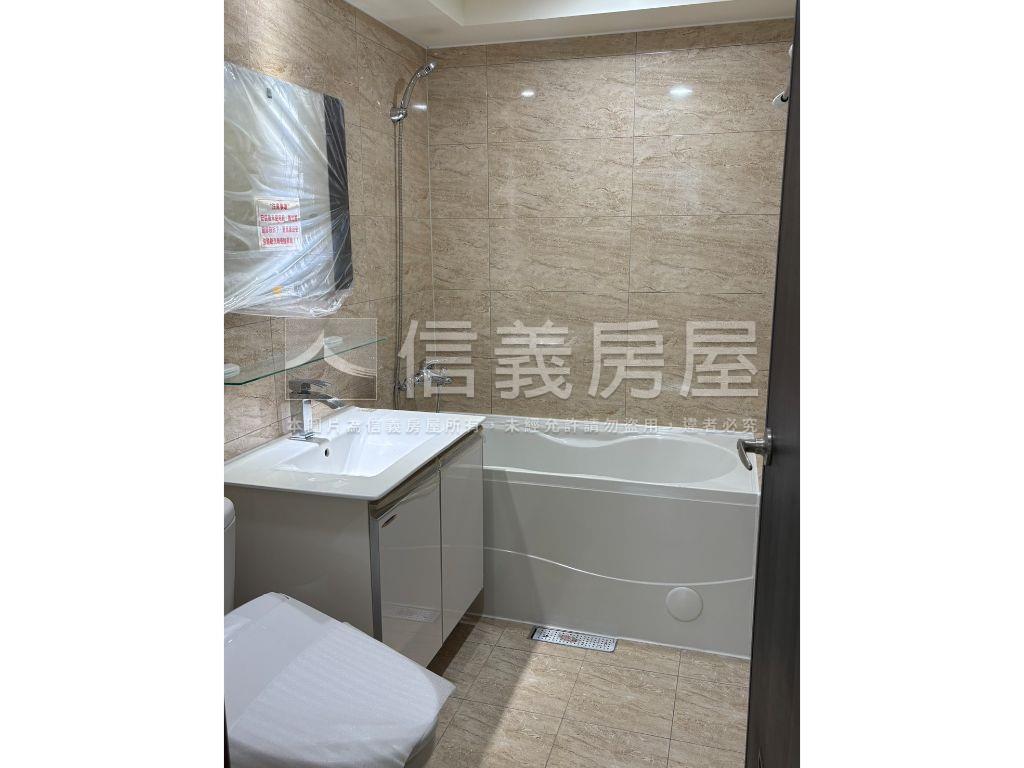 直面基隆港約５２坪大空間房屋室內格局與周邊環境