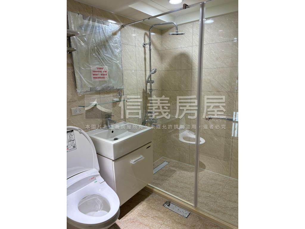 直面基隆港約５２坪大空間房屋室內格局與周邊環境